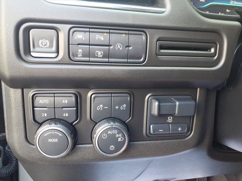 Used 2024 Chevrolet Tahoe RST w/ Luxury Package AWD/4WD image 18