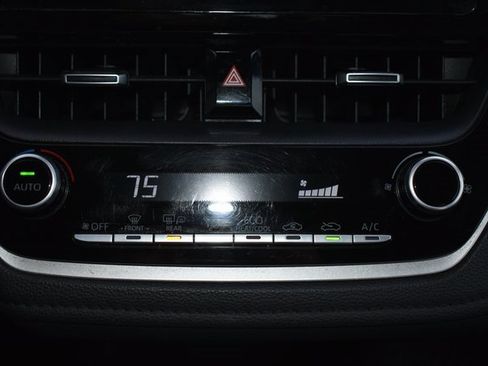 Used 2020 Toyota Corolla SE image 26