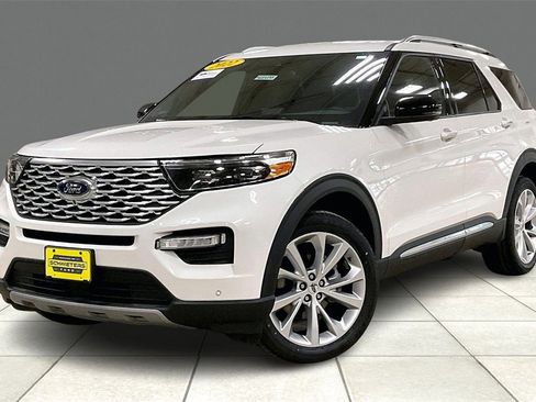 Certified 2022 Ford Explorer Platinum w/ Equipment Group 601A image 2