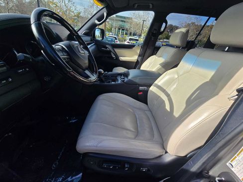 Used 2020 Lexus LX 570 4WD w/ 3rd Row & Luxury Pkg image 24