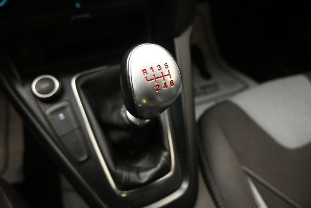 Used 2017 Ford Focus ST FWD image 23