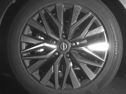 Used 2025 Nissan Altima 2.5 SV FWD image 12