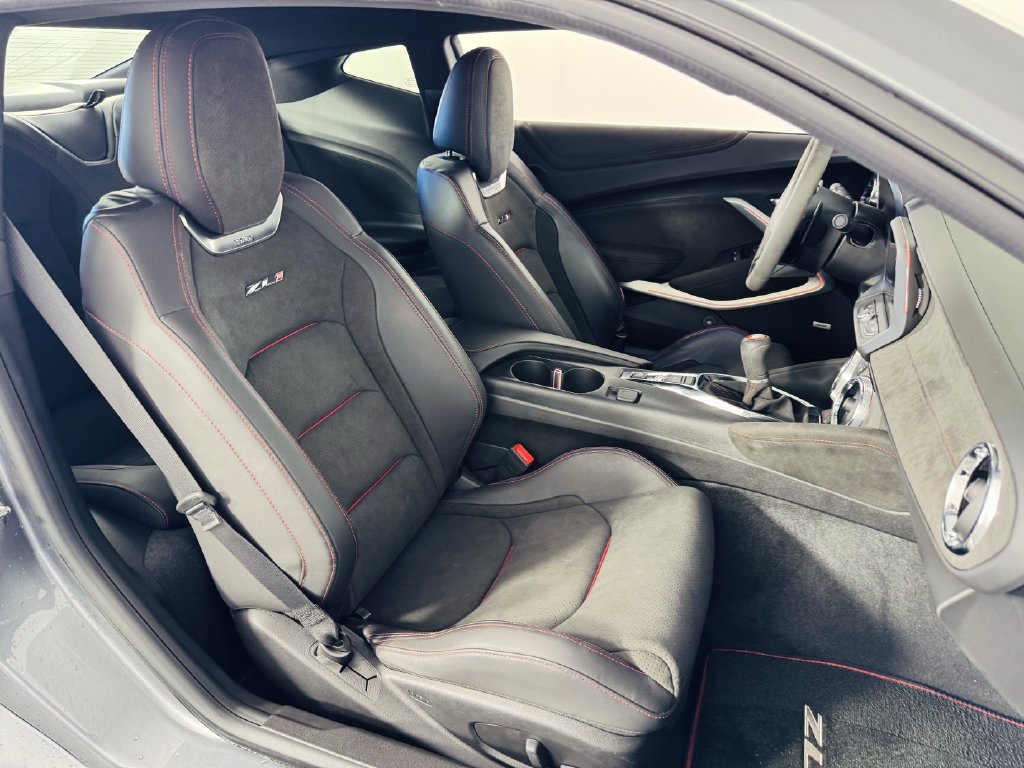 Used 2019 Chevrolet Camaro ZL1 w/ LPO, ZL1 Protection Package RWD image 34