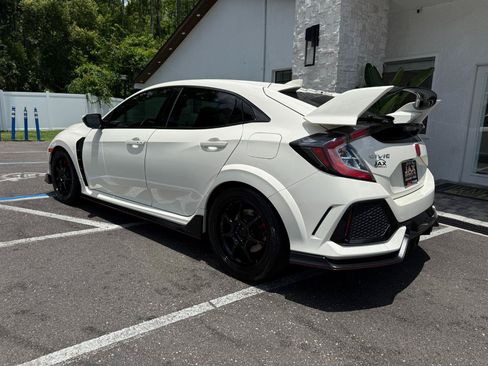 Used 2019 Honda Civic Type R image 3