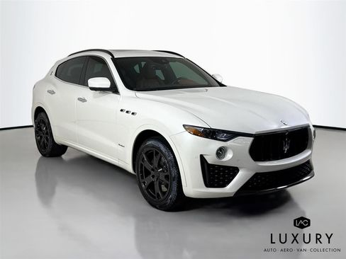Used 2019 Maserati Levante S GranSport image 3