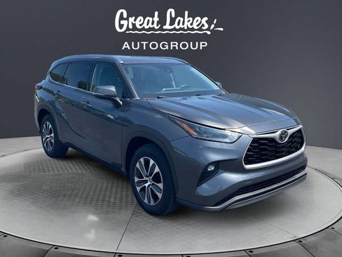 Used 2021 Toyota Highlander XLE FWD image 7