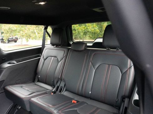 Used 2024 Ford Expedition Max Limited AWD/4WD image 25