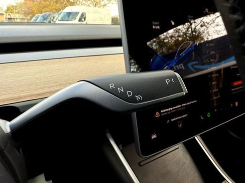 Used 2018 Tesla Model 3 Long Range image 17