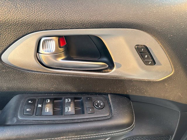 Used 2022 Chrysler Pacifica Touring-L w/ S Appearance Package FWD image 22