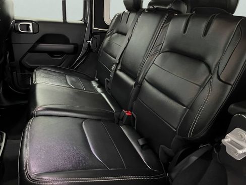 Used 2021 Jeep Wrangler Unlimited Sahara w/ Cold Weather Group AWD/4WD image 12