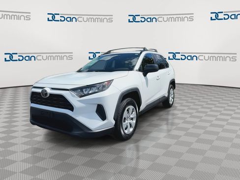 Used 2019 Toyota RAV4 LE AWD/4WD image 4