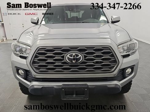 Used 2021 Toyota Tacoma TRD Off-Road w/ Technology Package AWD/4WD image 3