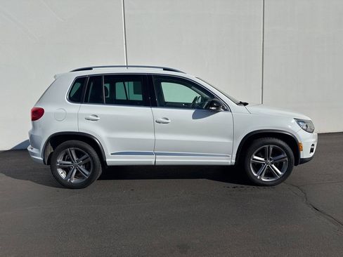 Used 2017 Volkswagen Tiguan Sport image 3