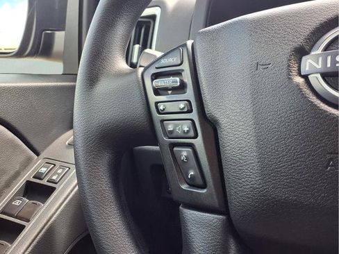 Certified 2025 Nissan Frontier SV image 20