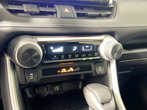 Used 2025 Toyota RAV4 LE image 25