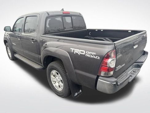 Used 2015 Toyota Tacoma 4x4 Double Cab w/ TRD Off-Road Package image 3