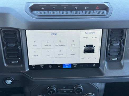 New 2025 Ford Bronco Badlands image 11