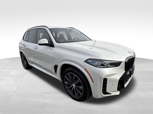 Used 2025 BMW X5 xDrive40i w/ M Sport Package AWD/4WD image 11