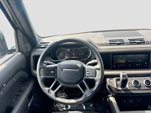 Used 2023 Land Rover Defender 110 X-Dynamic SE image 21