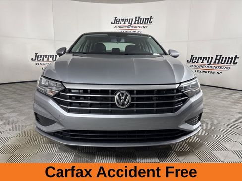 Used 2020 Volkswagen Jetta SE w/ SE Cold Weather Package image 4