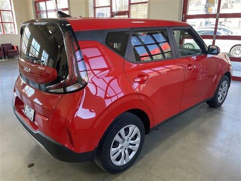 Used 2023 Kia Soul LX image 7