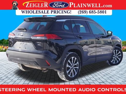 Used 2023 Toyota Corolla Cross XLE w/ Convenience Package image 3