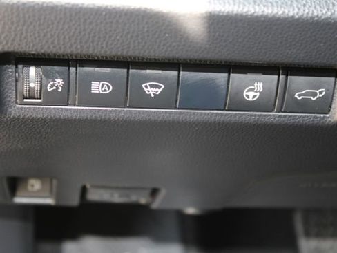 Used 2021 Toyota RAV4 SE w/ Weather & Moonroof Package AWD/4WD image 12