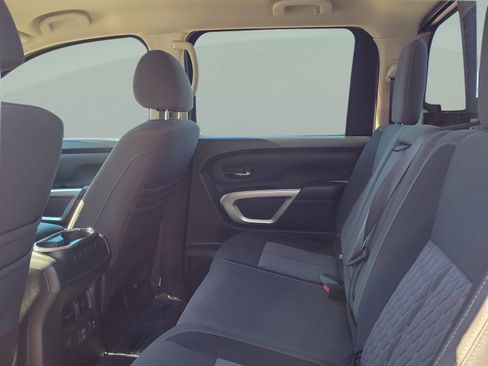 Used 2021 Nissan Titan SV w/ SV Convenience Package image 12