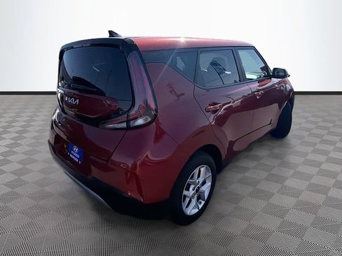 Used 2024 Kia Soul LX w/ Option Group 015 FWD image 7