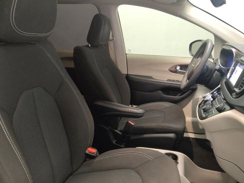 Used 2023 Chrysler Voyager LX w/ Fleet Security Group FWD image 21