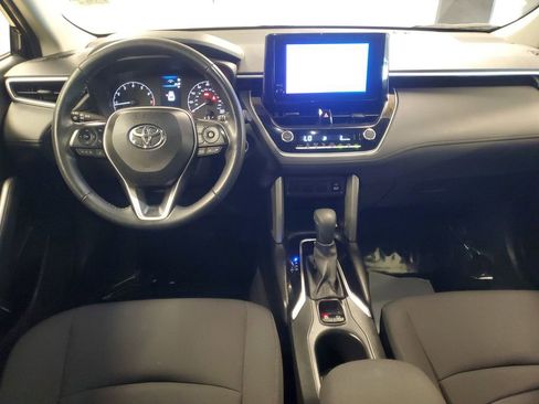 Used 2023 Toyota Corolla Cross LE FWD image 9