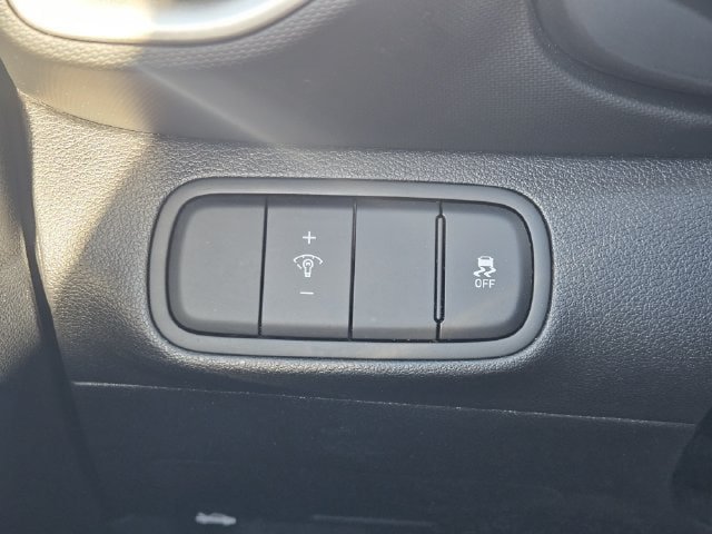 Used 2026 Hyundai Venue SE FWD image 21