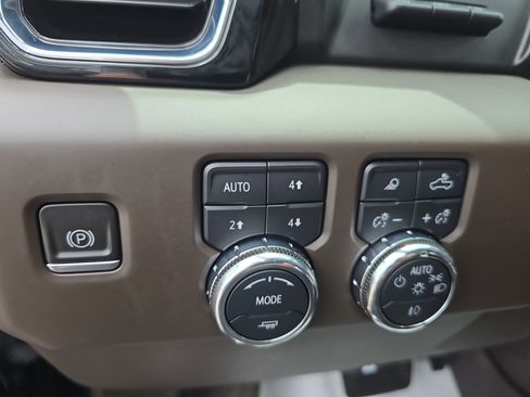 Used 2023 GMC Sierra 1500 Denali w/ Denali Reserve Package AWD/4WD image 22