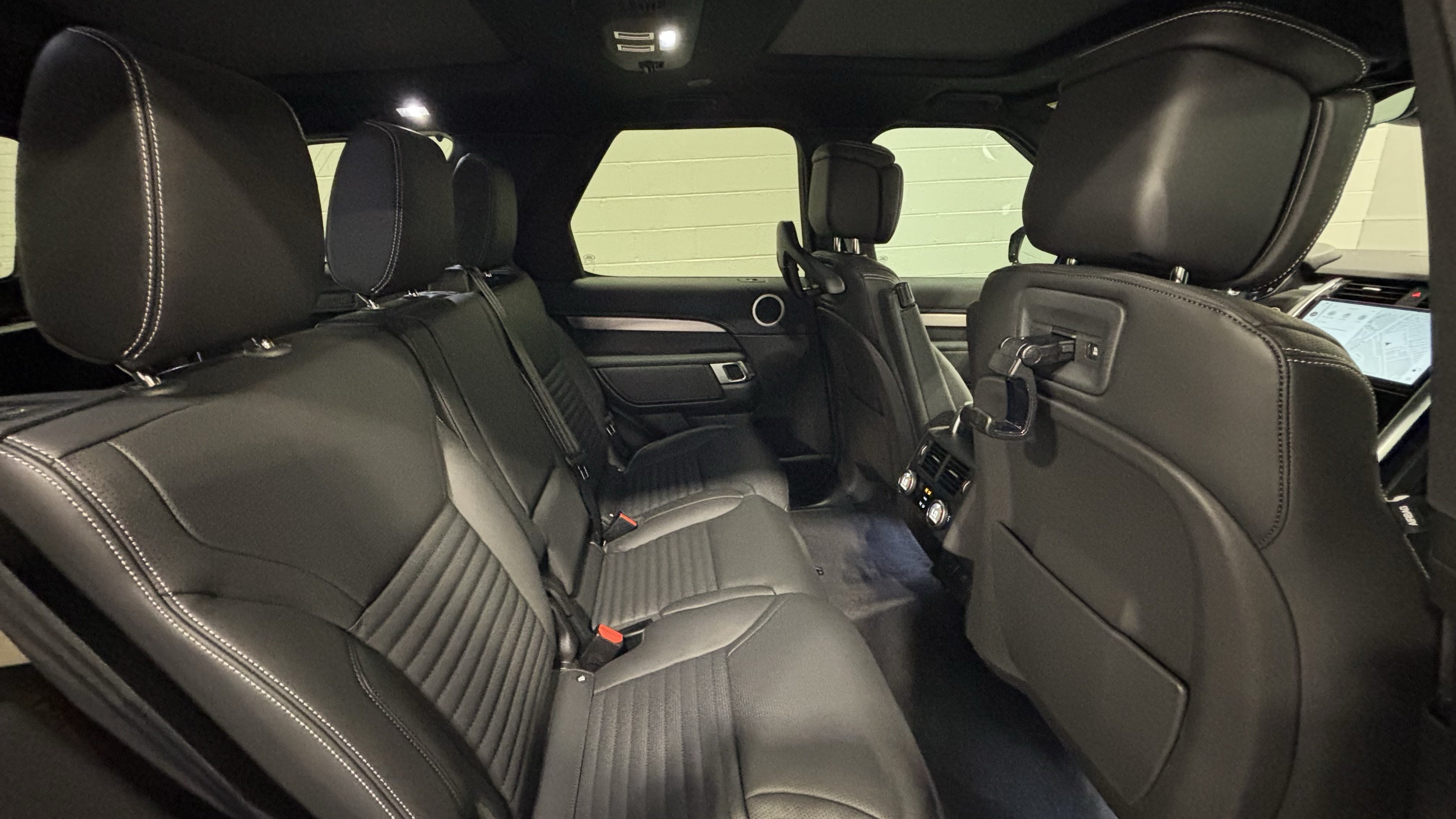 New 2026 Land Rover Discovery Limited Edition AWD/4WD image 16