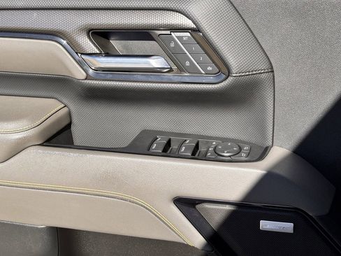 Used 2024 Chevrolet Silverado 2500 ZR2 image 21