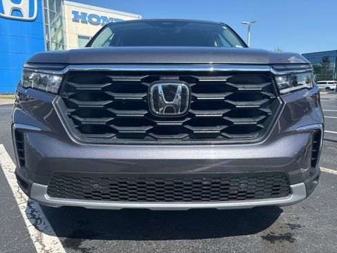 Used 2025 Honda Pilot EX-L image 2