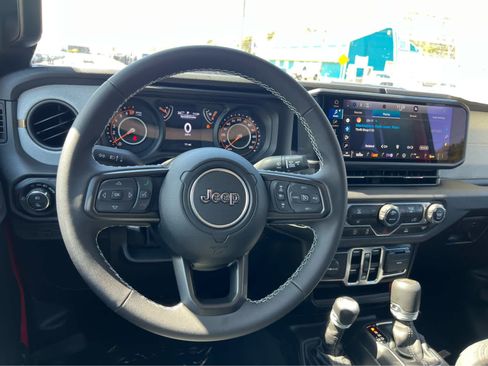 New 2025 Jeep Gladiator Sport image 15
