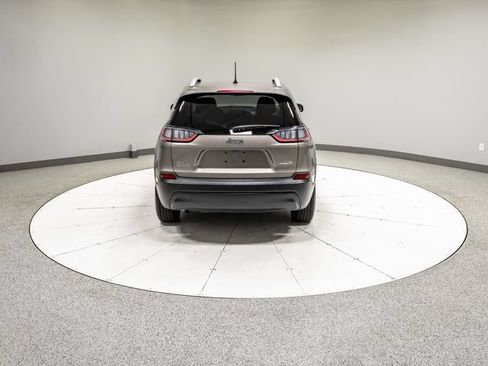 Used 2019 Jeep Cherokee Latitude w/ Popular Appearance Group AWD/4WD image 27