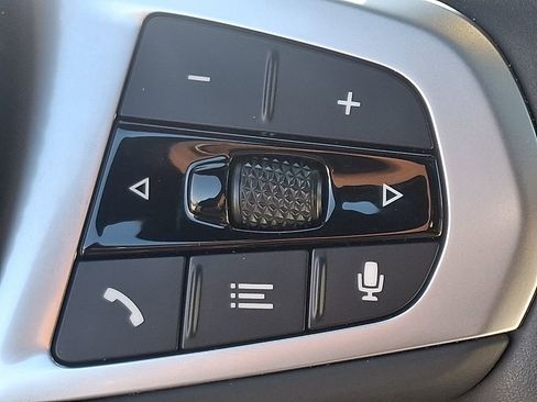 Used 2026 BMW X5 xDrive40i w/ M Sport Package image 24