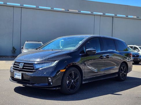 Used 2024 Honda Odyssey Sport image 3