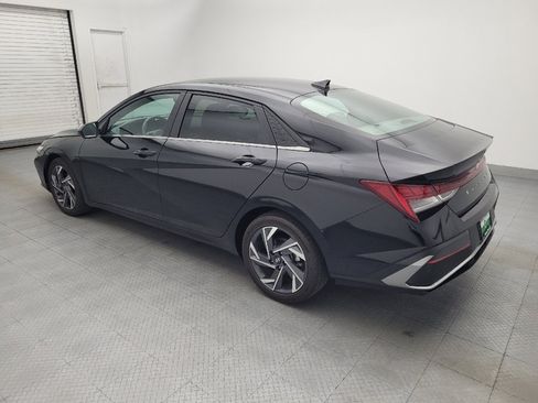 Used 2025 Hyundai Elantra SEL FWD image 3