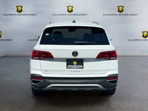 Used 2022 Volkswagen Taos SE FWD image 4