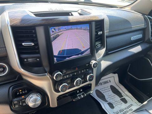 Used 2019 RAM 1500 Laramie AWD/4WD image 32