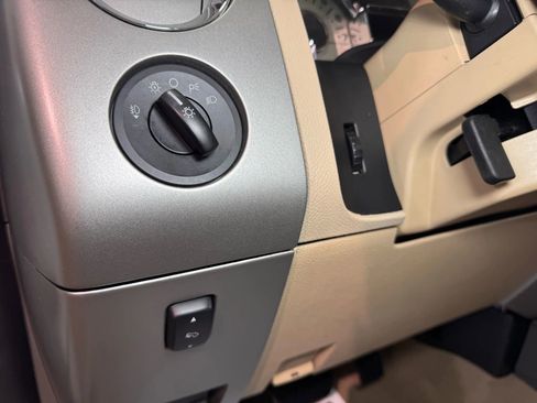 Used 2010 Ford Expedition Eddie Bauer image 25