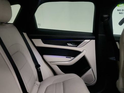 Used 2025 Jaguar F-PACE R-Dynamic S AWD/4WD image 38