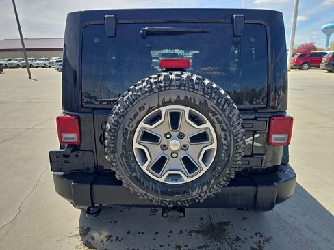 Used 2015 Jeep Wrangler Unlimited Sahara AWD/4WD image 7