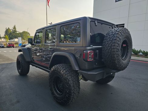 Used 2018 Jeep Wrangler Unlimited Sport S AWD/4WD image 5