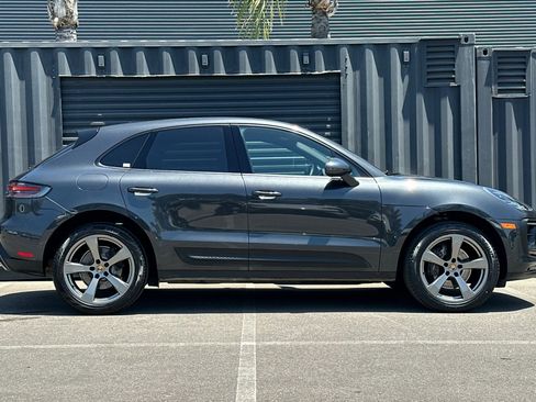 Certified 2022 Porsche Macan AWD/4WD image 9