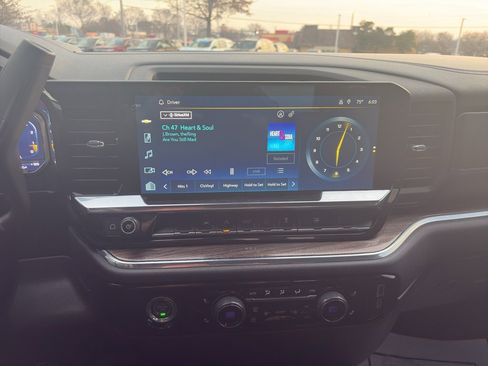 Used 2024 Chevrolet Silverado 1500 LT image 12