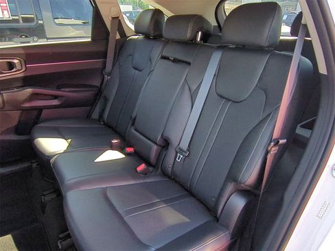 Used 2023 Kia Sorento S w/ Panoramic Sunroof Package image 24